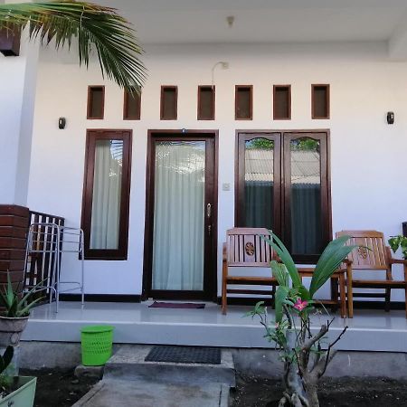 Vacation Inn Gili Gili Trawangan Exterior photo