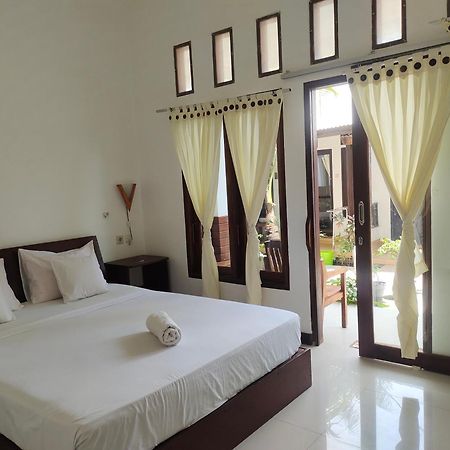 Vacation Inn Gili Gili Trawangan Exterior photo