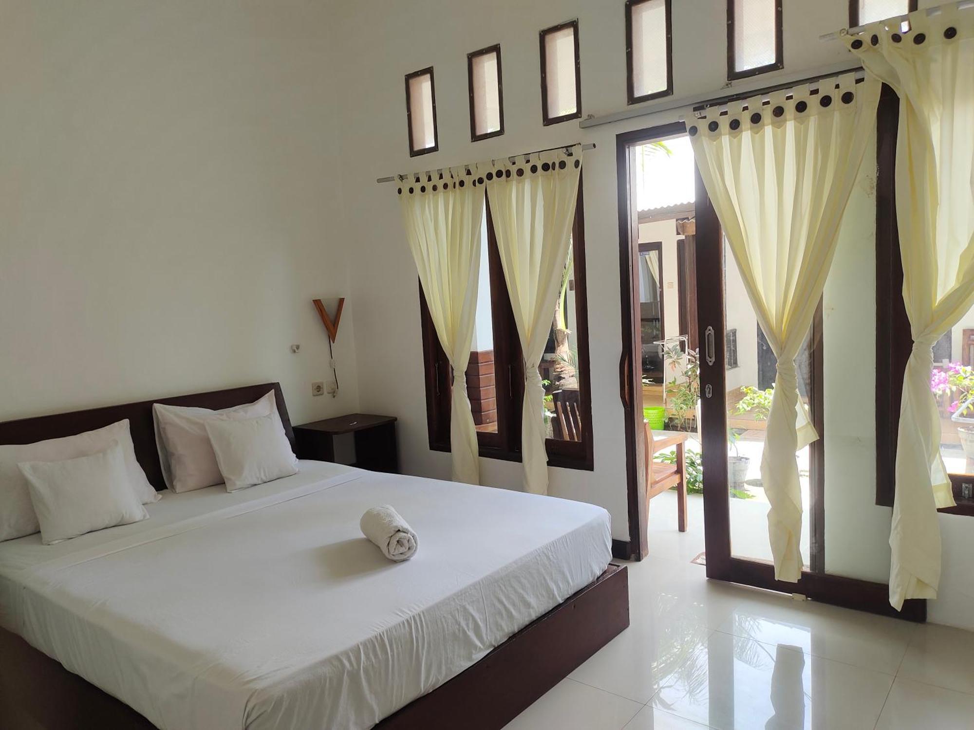 Vacation Inn Gili Gili Trawangan Exterior photo